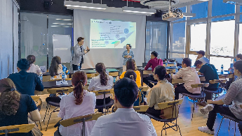 AIA EXCHANGE ĐÀ NẴNG
