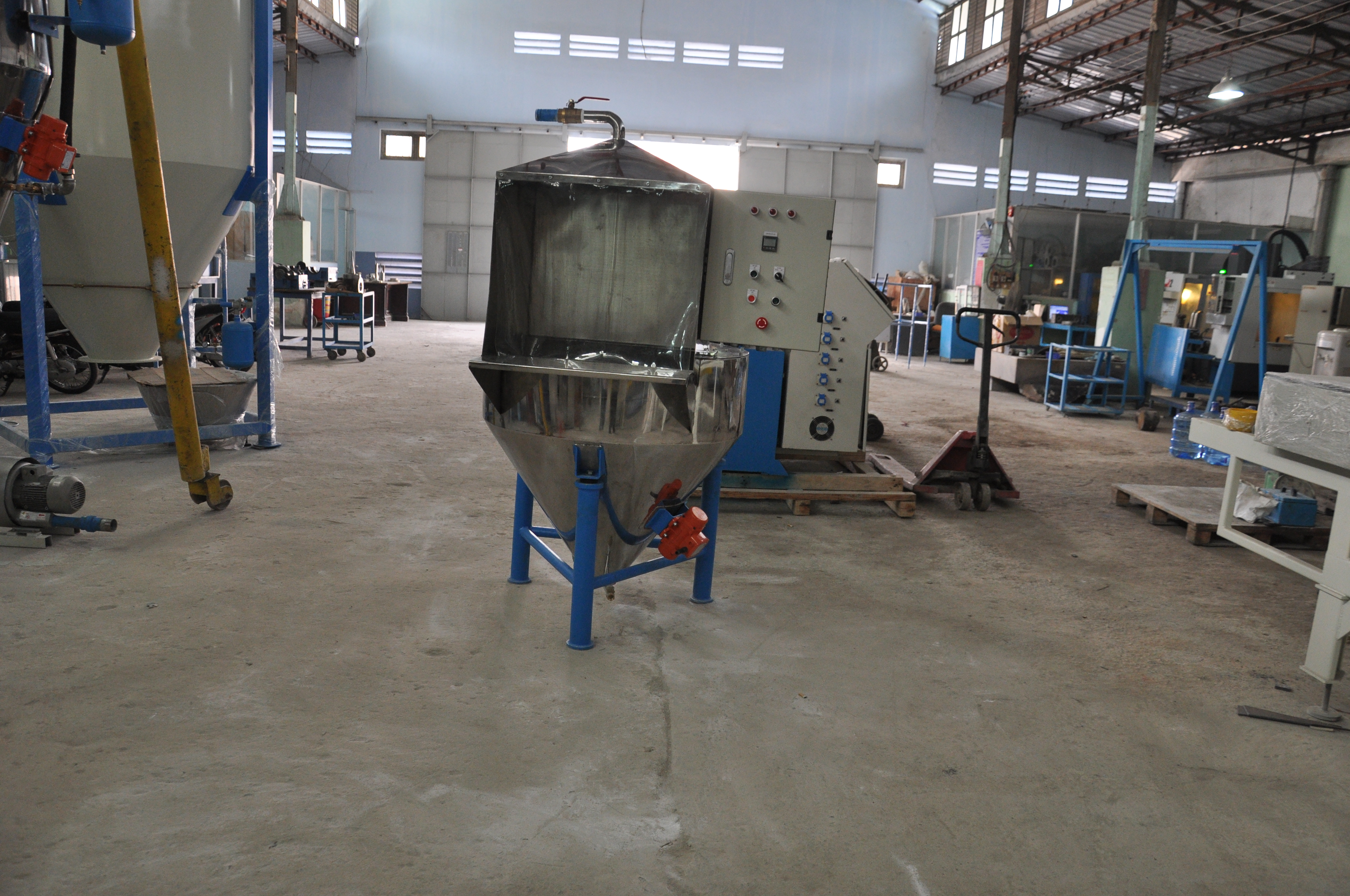 CONG TY TNHH CO KHI NHUA BINH DONG HUNG