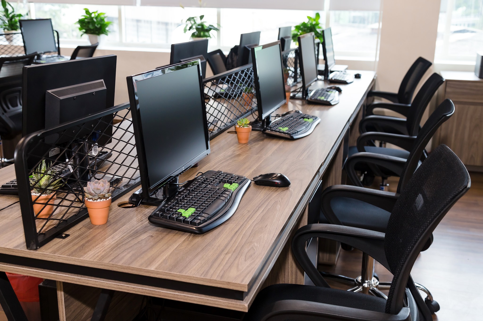 Công Ty TNHH Địa Ốc Chánh Phong