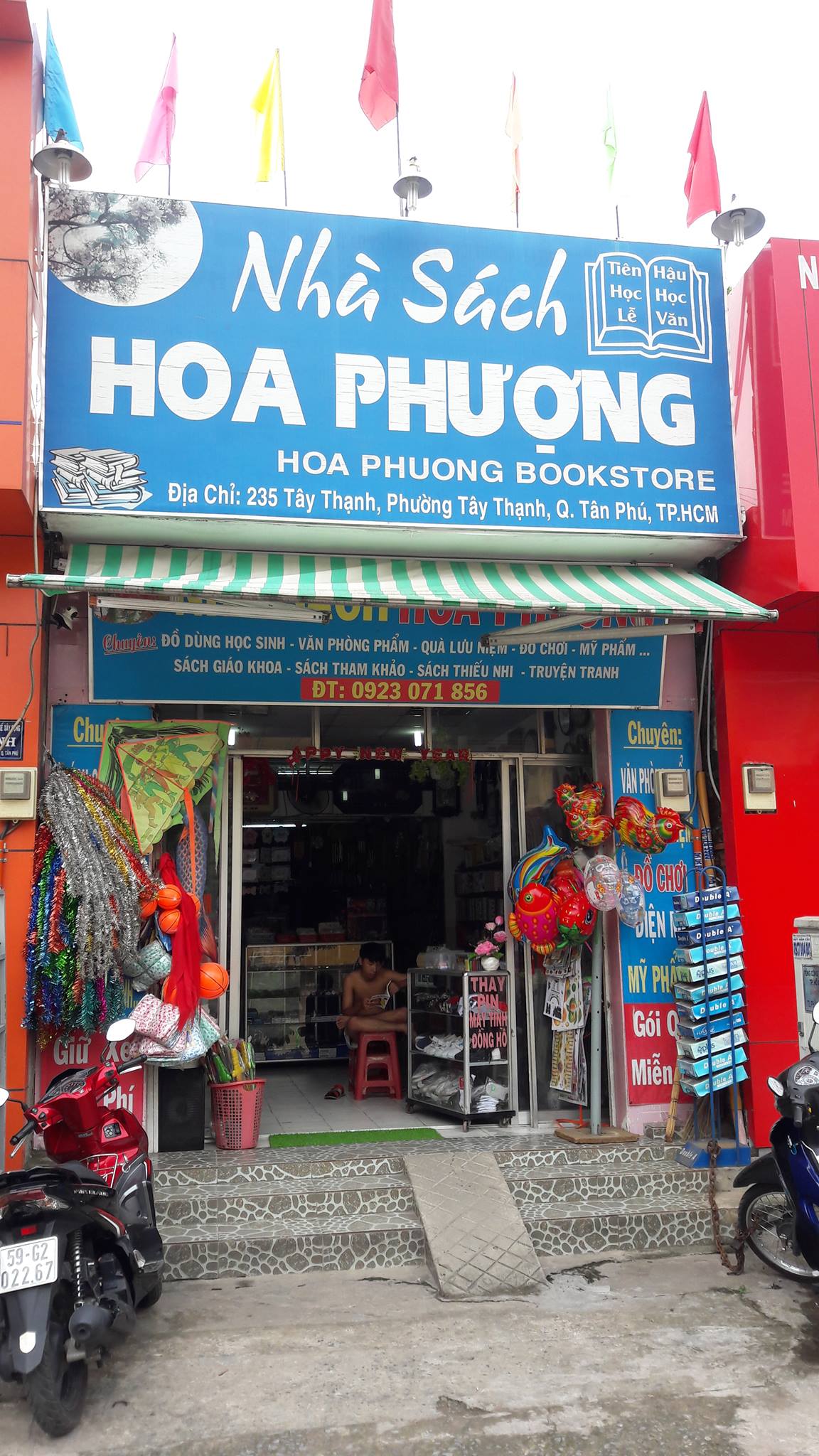 Nhà Sách Hoa Phượng