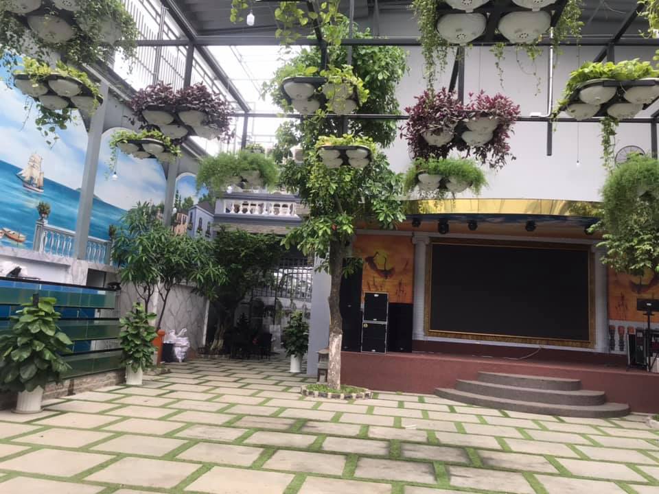 Nhà Hàng Tân Xuân